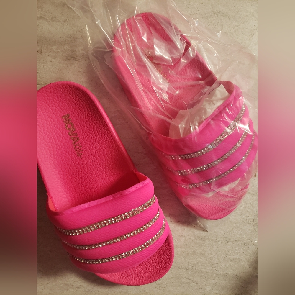 Toddler girl fashion slides Size 9